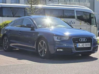 Gebraucht Audi A5 Sportback Black Edition 190 PS (139 kW) 2014 Blau Kleinwagen