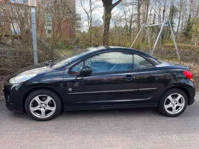 Gebraucht Peugeot 207 CC Roland Garros 120 PS (88 kW) 2010 Schwarz Cabrio