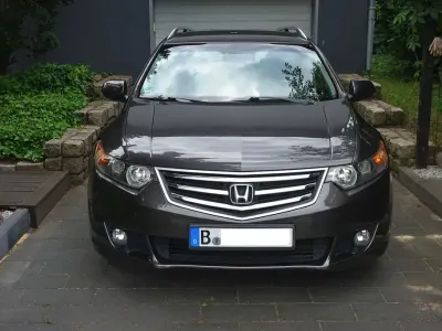 Gebraucht Honda Accord Elegance 150 PS (110 kW) 2010 Grau Kombi