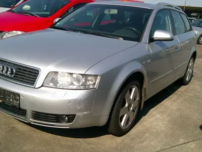 Gebraucht Audi A4 163 PS (119 kW) 2003 Silber (metallic) Kombi