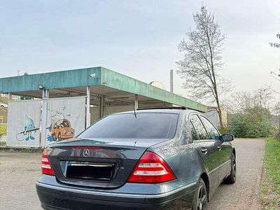 Second-hand Mercedes C200 163 CP (119 kW) 2004 Berlinǎ