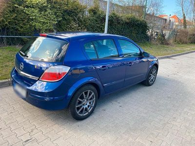Gebraucht Opel Astra 105 PS (77 kW) 2005 Blau Limousine