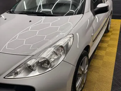 Gebraucht Peugeot 206+ 60 PS (44 kW) 2009 Weiß Kleinwagen