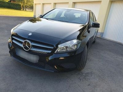 Usata Mercedes A180 122 CV (89 kW) 2014 Nero Berlina