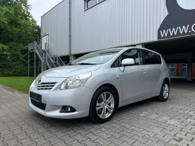 Gebraucht Toyota Verso Executive 150 PS (110 kW) 2009 Silber Van / Kleinbus
