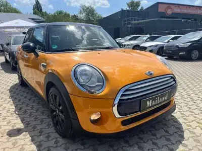 Gebraucht Mini Cooper Chili 136 PS (100 kW) 2015 Volcanic orange Kleinwagen