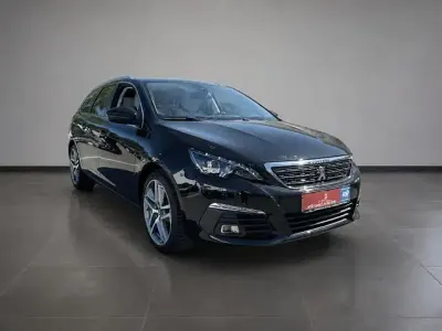Gebraucht Peugeot 308 SW Allure 131 PS (96 kW) 2018 Schwarz Kombi