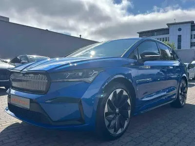 Gebraucht Skoda Enyaq iV SportLine 150 kW (204 PS) 2023 Raceblau metallic SUV