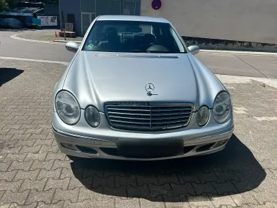 Gebraucht Mercedes E200 163 PS (119 kW) 2004 Limousine