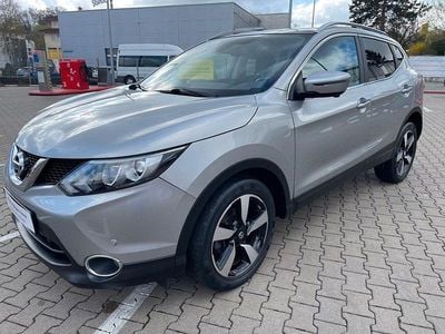 Gebraucht Nissan Qashqai N-Connecta 116 PS (85 kW) 2016 Silber SUV