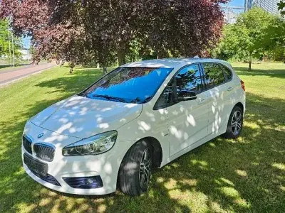 Gebraucht BMW 216 Active Tourer Sport Line 116 PS (85 kW) 2016 Weiß Van / Kleinbus