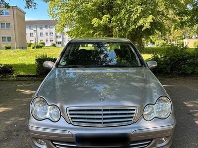Second-hand Mercedes C180 Elegance 143 CP (105 kW) 2004 Argintiu Berlinǎ