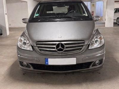 Gebraucht Mercedes B180 109 PS (80 kW) 2006 Grau Van / Kleinbus