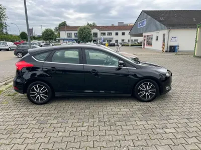 Gebraucht Ford Focus Titanium 150 PS (110 kW) 2018 Schwarz Limousine