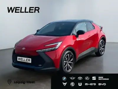 Neu Toyota C-HR 197 PS (144 kW) 2025 3u5)/ black (202) (rot SUV
