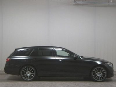Second-hand Mercedes E400 AMG line 330 CP (242 kW) 2023 Negru Break