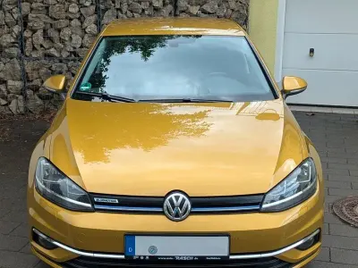 Gebraucht VW Golf VII Join 110 PS (80 kW) 2018 Gold Limousine