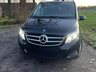 Gebraucht Mercedes V220 163 PS (119 kW) 2019 Schwarz Van / Kleinbus