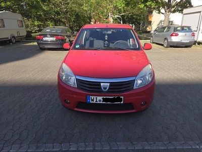 Second-hand Dacia Sandero Ambiance 75 CP (55 kW) 2008 Roșu Hatchback