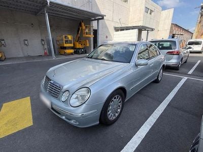 Usata Mercedes E320 225 CV (165 kW) 2004 Argento Berlina