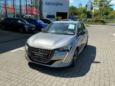Gebraucht Peugeot 208 Active 101 PS (74 kW) 2023 Artense) (silber Kleinwagen