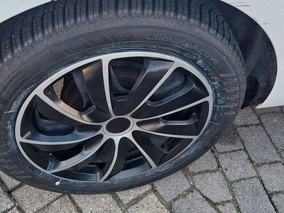 Weiß Gebraucht 2018 Renault Clio IV LIMITED Kleinwagen | 6.500 € (Guter Preis)