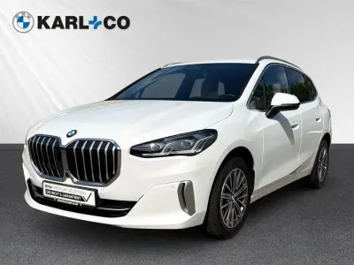 Gebraucht BMW 218 Active Tourer Luxury Line 150 PS (110 kW) 2023 Weiss Van / Kleinbus