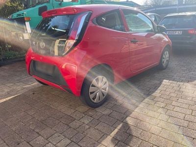 Usata Toyota Aygo 69 CV (50 kW) 2016 Rosso Utilitaria