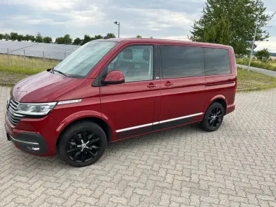 Gebraucht VW Multivan Generation Six 277 PS (203 kW) 2022 Rot Van / Kleinbus