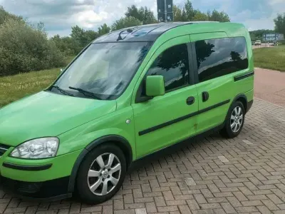 Gebraucht Opel Combo Edition 101 PS (74 kW) 2009 Grün Van / Kleinbus