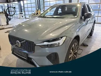 Gebraucht Volvo XC60 Plus 197 PS (144 kW) 2023 Grau thunder grey / metallic SUV
