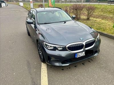 Gebraucht BMW 320e Advantage 204 PS (150 kW) 2022 Grau Kombi