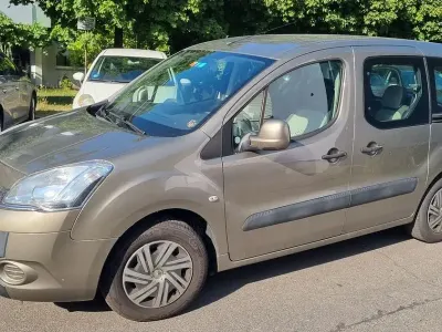 Gebraucht Citroën Berlingo 98 PS (72 kW) 2013 Braun Van / Kleinbus