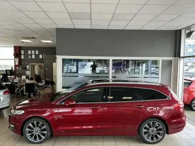 Gebraucht Ford Mondeo Vignale 179 PS (131 kW) 2018 Rot Limousine