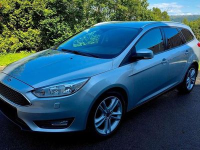 Gebraucht Ford Focus Trend 101 PS (74 kW) 2017 Grau Kombi