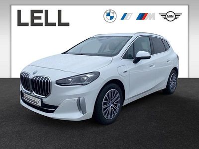 Weiß Gebraucht 2022 BMW 225 Active Tourer Luxury Line Van / Kleinbus | 30.850 € (Fairer Preis)