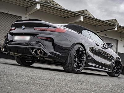 Usata BMW M8 Efficient Dynamics 333 CV (244 kW) 2022 Nero Cabrio