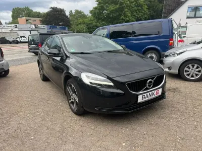 Gebraucht Volvo V40 Kinetic 152 PS (111 kW) 2018 Schwarz Limousine