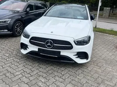 Używany Mercedes E400 AMG line 330 KM (242 kW) 2023 Biały Sedan/Limuzyna