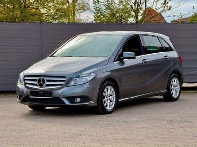 Usata Mercedes B180 122 CV (89 kW) 2012 Grigio Monovolume