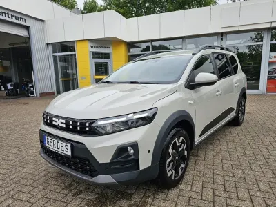 Neu Dacia Jogger Journey 158 PS (116 kW) 2026 Beige Van / Kleinbus