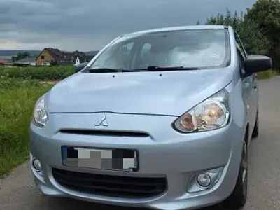 Gebraucht Mitsubishi Space Star Plus 71 PS (52 kW) 2014 Silber Van / Kleinbus