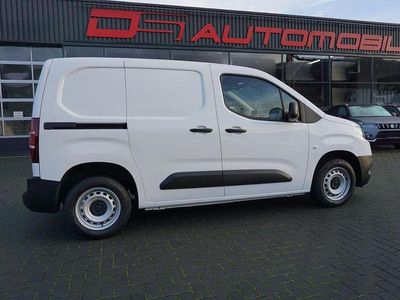Schaumweiß Gebraucht 2022 Toyota Proace City City Van / Kleinbus | 20.990 €