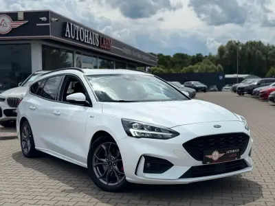 Gebraucht Ford Focus ST-Line 120 PS (88 kW) 2021 Weiß Limousine