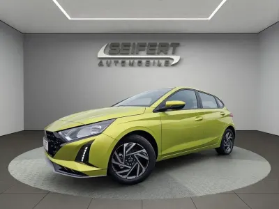 Neu Hyundai i20 Trend 101 PS (74 kW) 2025 Lucid lime Limousine