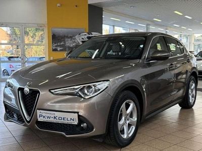 Gebraucht Alfa Romeo Stelvio Super 180 PS (132 kW) 2018 Colore interno (stoff/tech (metallic) SUV