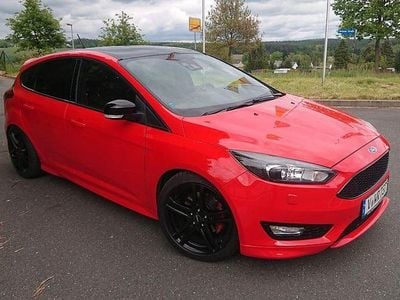 Gebraucht Ford Focus ST-Line 182 PS (133 kW) 2017 Rot Limousine