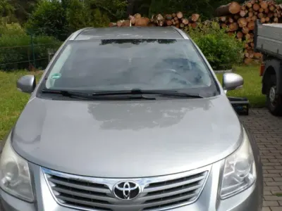 Gebraucht Toyota Avensis 126 PS (92 kW) 2010 Silber Kombi