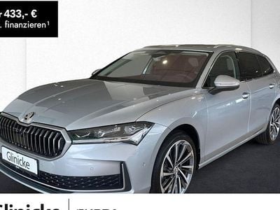 Silber Gebraucht 2024 Skoda Superb LAURIN & KLEMENT Kombi | 36.990 € (Superpreis)
