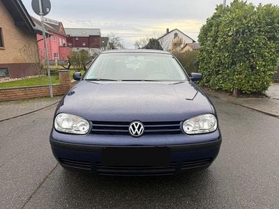 Blau Gebraucht 2003 VW Golf IV Kleinwagen | 2.800 € (Fairer Preis)
